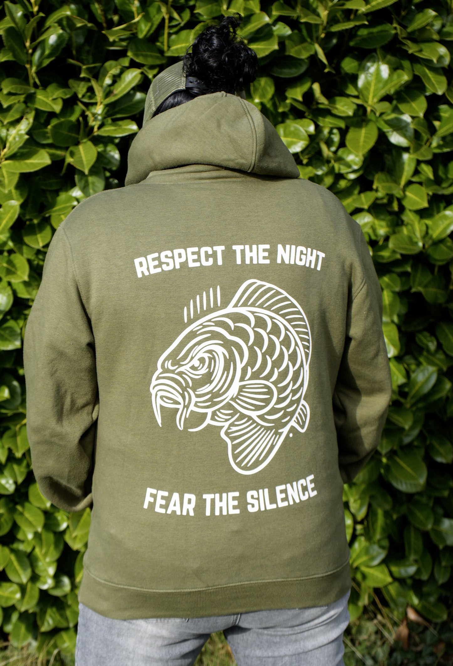 Angry Carp Hoodie Militair Groen | Respect the Night, Fear the Silence