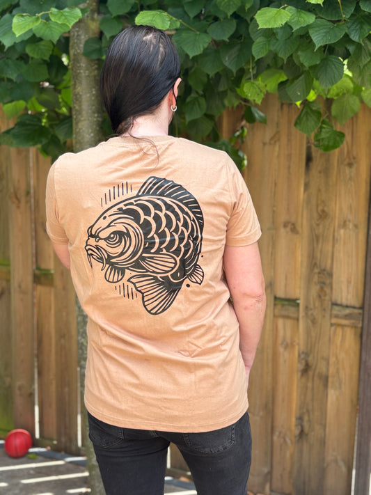 Angry Carp T-Shirt Zand