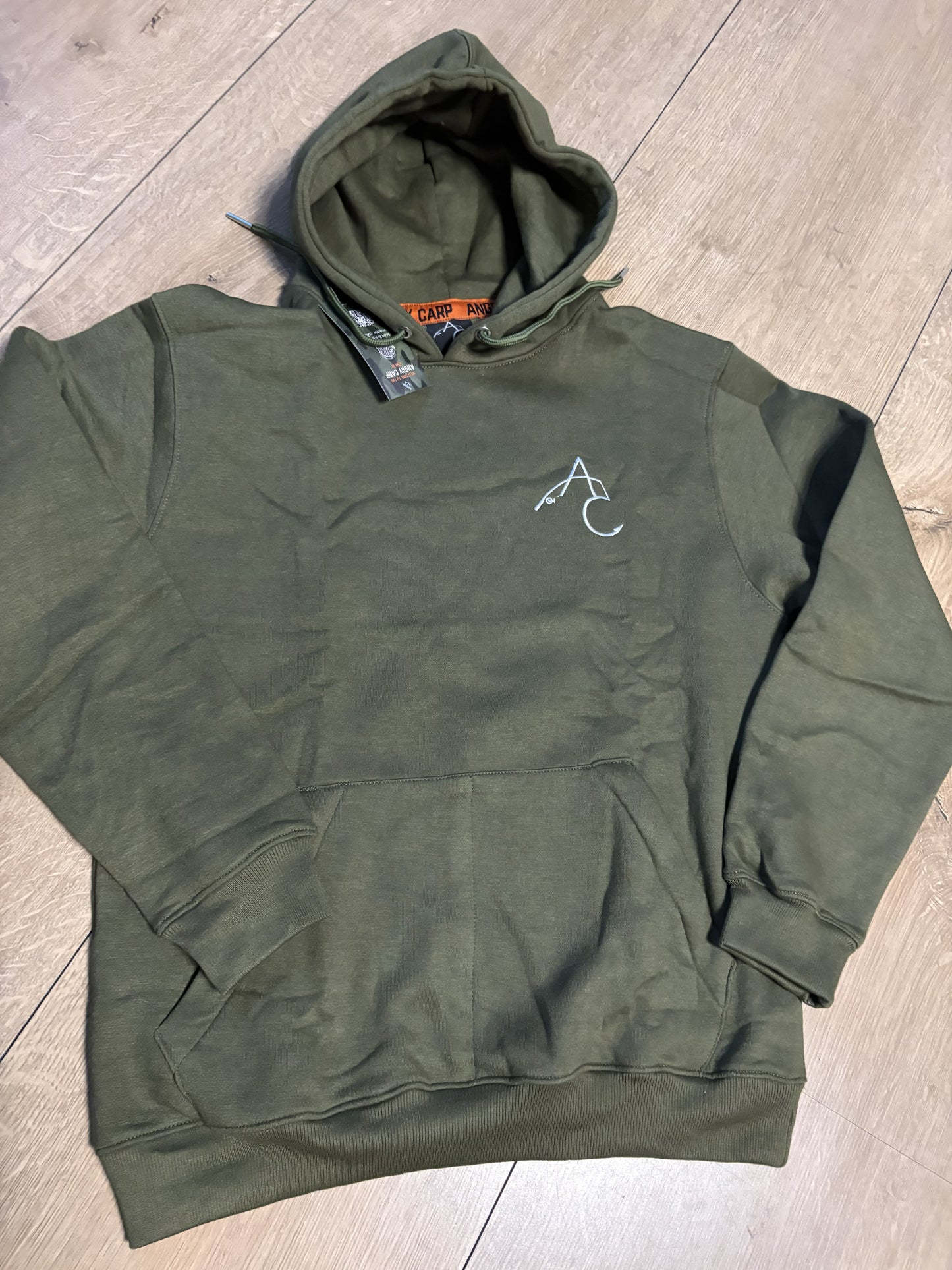 Angry Carp Hoodie Militair Groen | Respect the Night, Fear the Silence