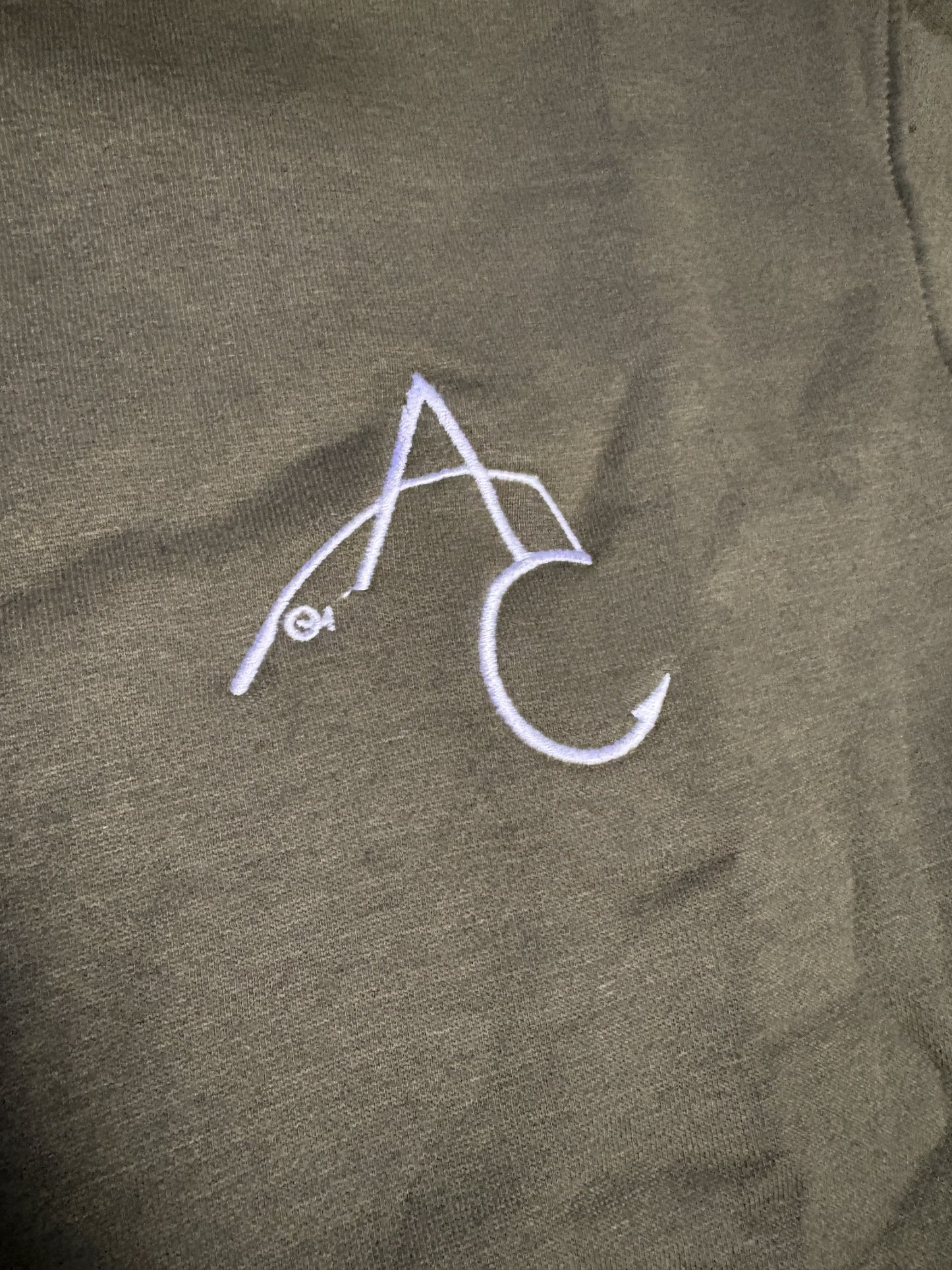 Angry Carp Hoodie Militair Groen | Respect the Night, Fear the Silence