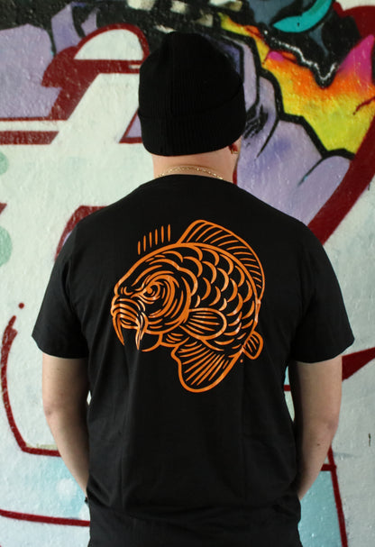 T-Shirt Zwart – Orange Carp